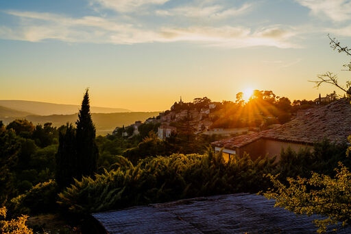 provence-landschaft-sonnenuntergang