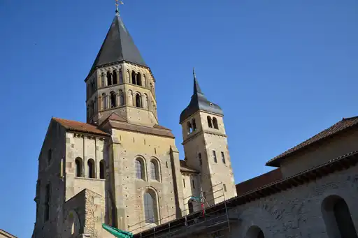 burgund-cluny-dach