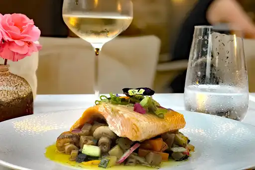 Burgund-Blume-Wein-Essen