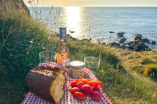Ein Picknick am Meer
