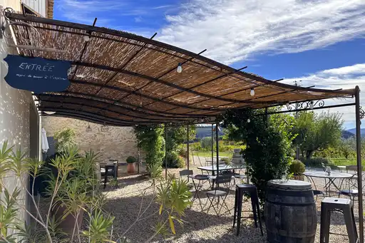 Provence-Urlaub-Tipp-Terrasse