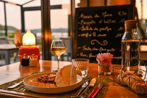 bretagne-essen-wein-abendessen-restaurant