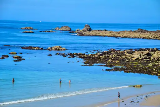 bretagne-landschaft-meer-baden