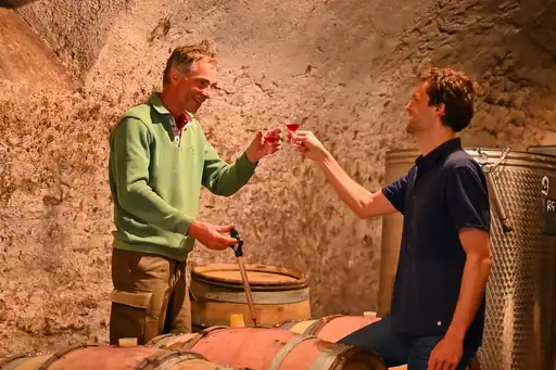 burgund-menschen-wein