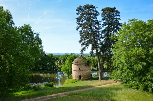 burgund-unterkünfte-schloss-garten