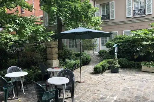 Hoteltipp-Paris-Ecole-Innenhof