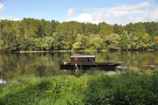 loire-reise-flussufer-bootstour