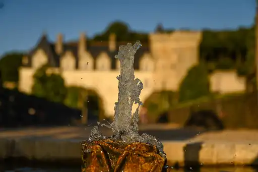 loire-schlösser-architektur-brunnen