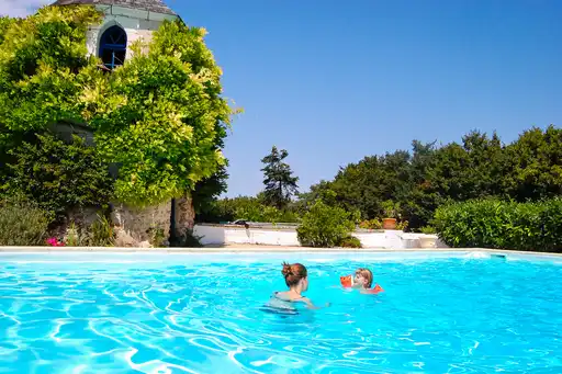 loire-unterkünfte-pool-urlaub