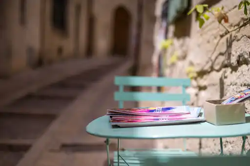 provence-architektur-tisch