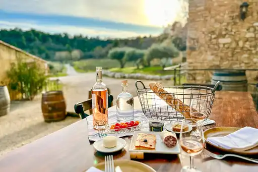 provence-essen-wein-abendessen-picknick