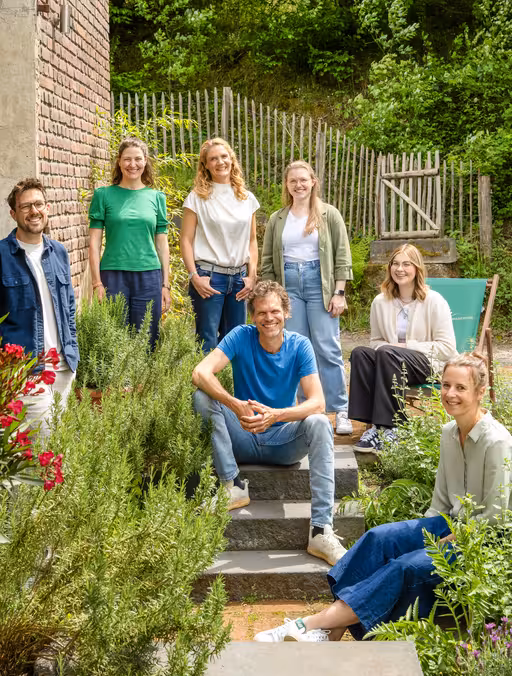 France Naturelle Team vor unserem Büro in Rösrath