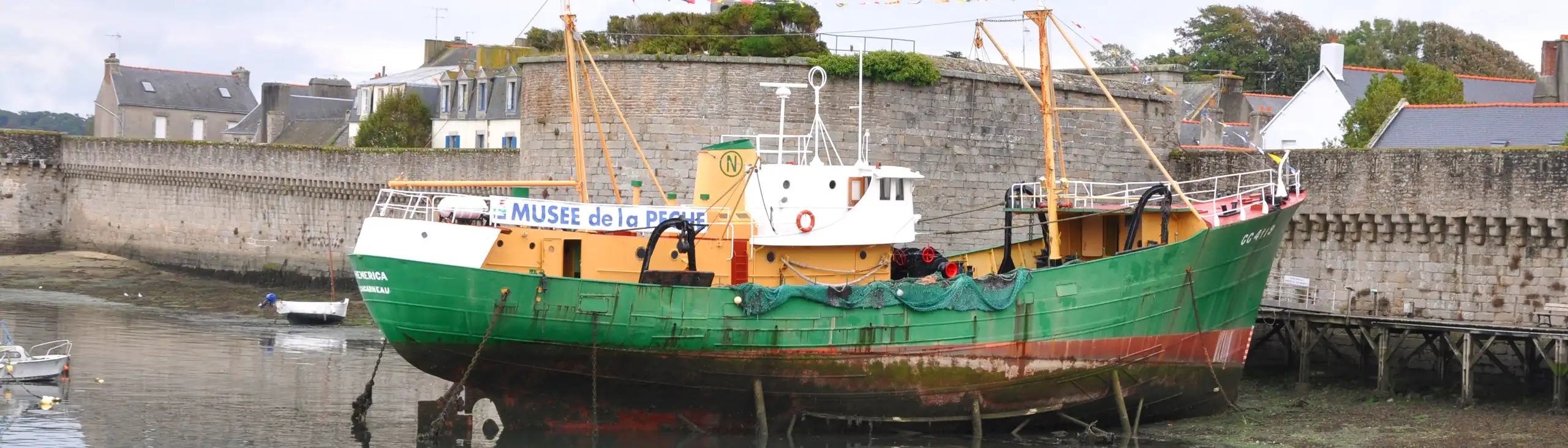 bretagne-stadt-concarneau-hafen