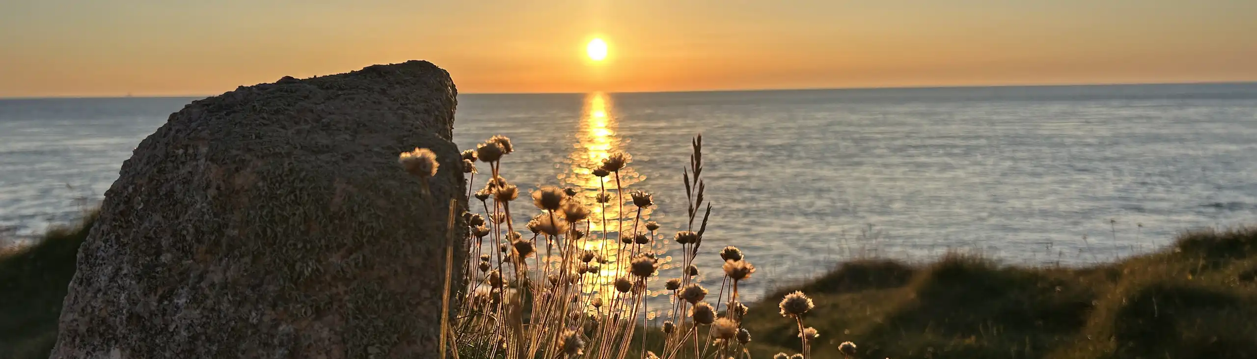 normandie-landschaft-sonnenuntergang-meer