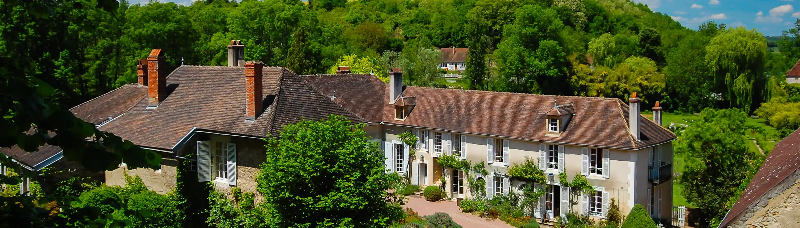 burgund-landschaft-hof