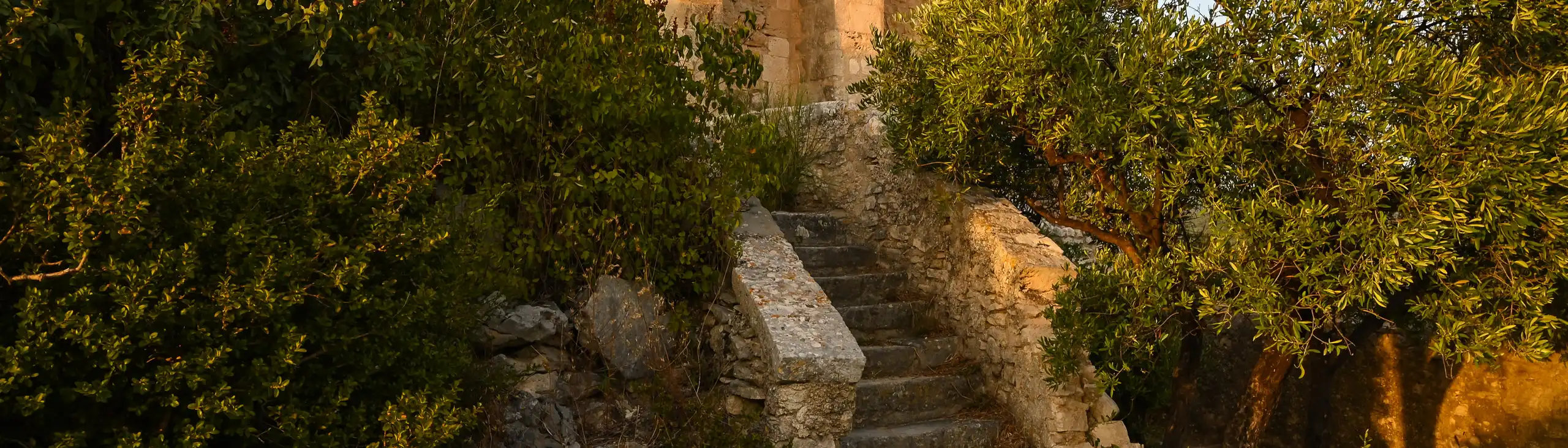 Provence-Architektur-Kirche
