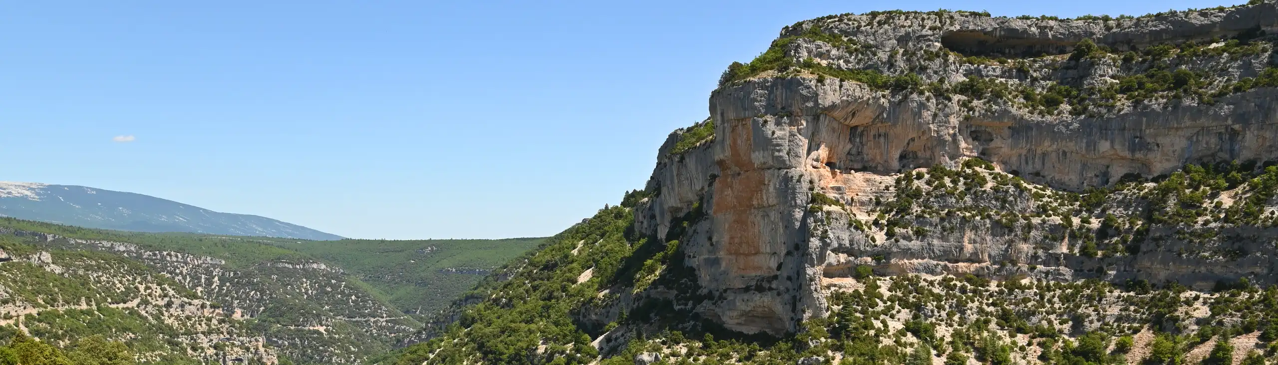 provence-landschaft-alpillen