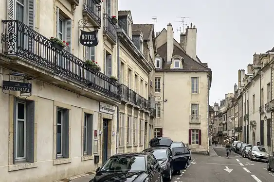 Die Fassade des Hotels in Dijon