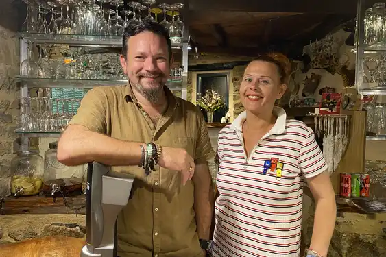 bretagne-menschen-restaurant