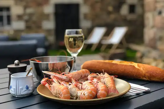 bretagne-essen-wein-picknick