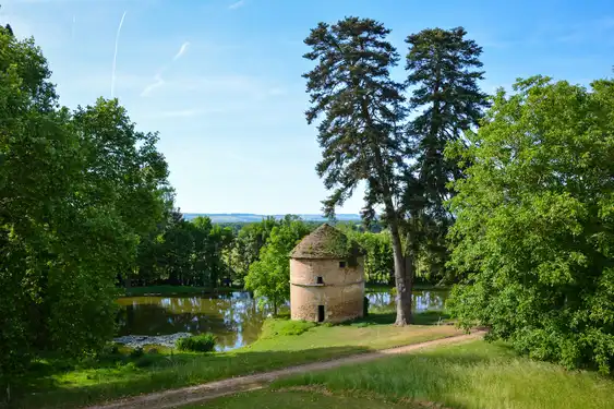 burgund-unterkünfte-schloss-garten