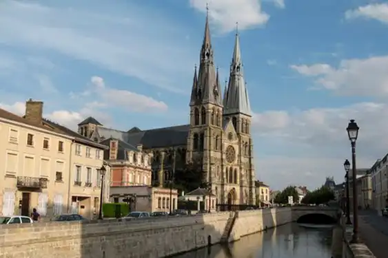 Hoteltipp-Champagne-Chalons-Kirche