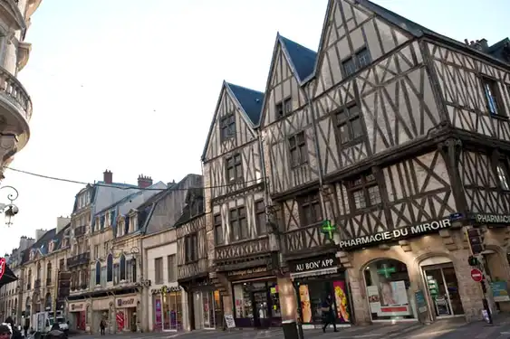Hoteltipp-Champagne-Reims-Häuser