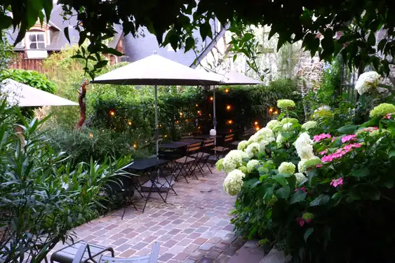 Hoteltipp-Nordfrankreich-Cour Catherine-Terrasse
