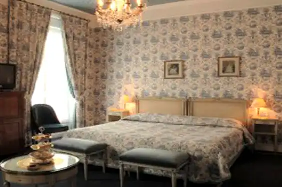 Hoteltipp-Champagne-Reims-Zimmer-Bett