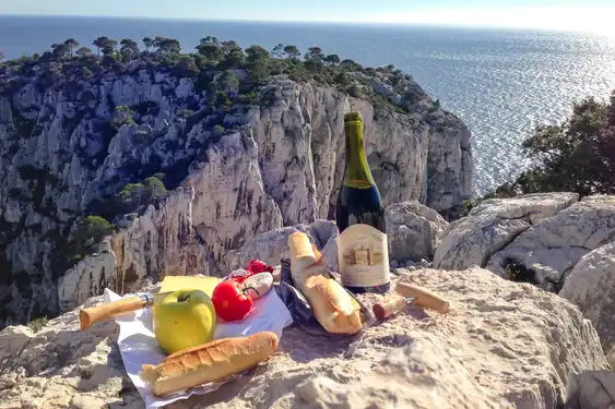 provence-essen-wein-picknick-wanderung
