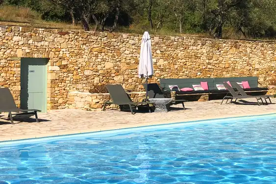 provence-unterkunft-pool