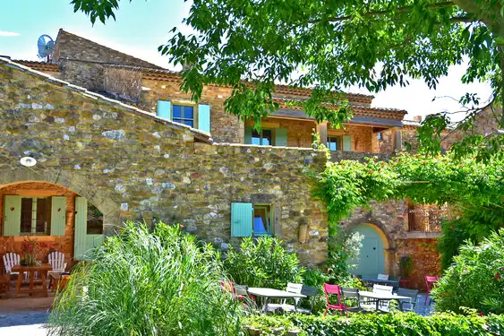 provence-unterkunft-terrasse