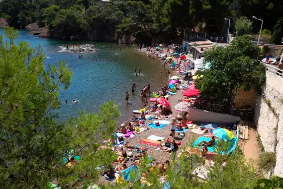 provence-strand-touristen