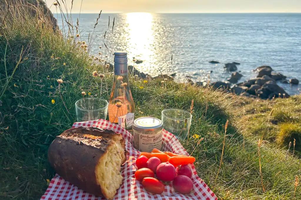 Ein Picknick am Meer