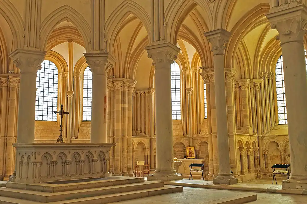 burgund-architektur-sehenswürdigkeiten-vezelay