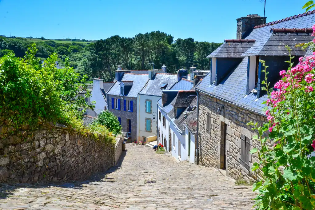 bretagne-architektur-straße