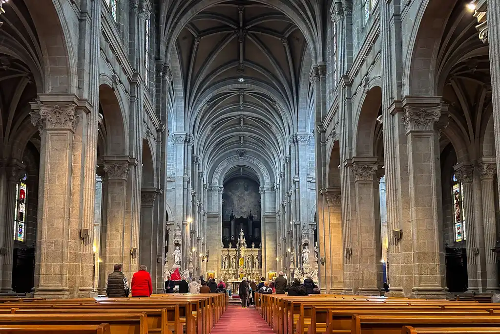 bretagne-architektur-kirche