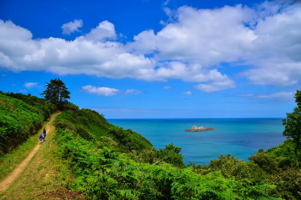 bretagne-landschaft-insel-wanderung