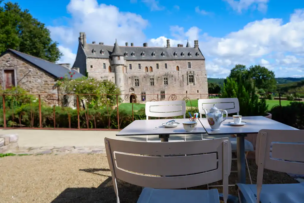bretagne-landschaft-schloss