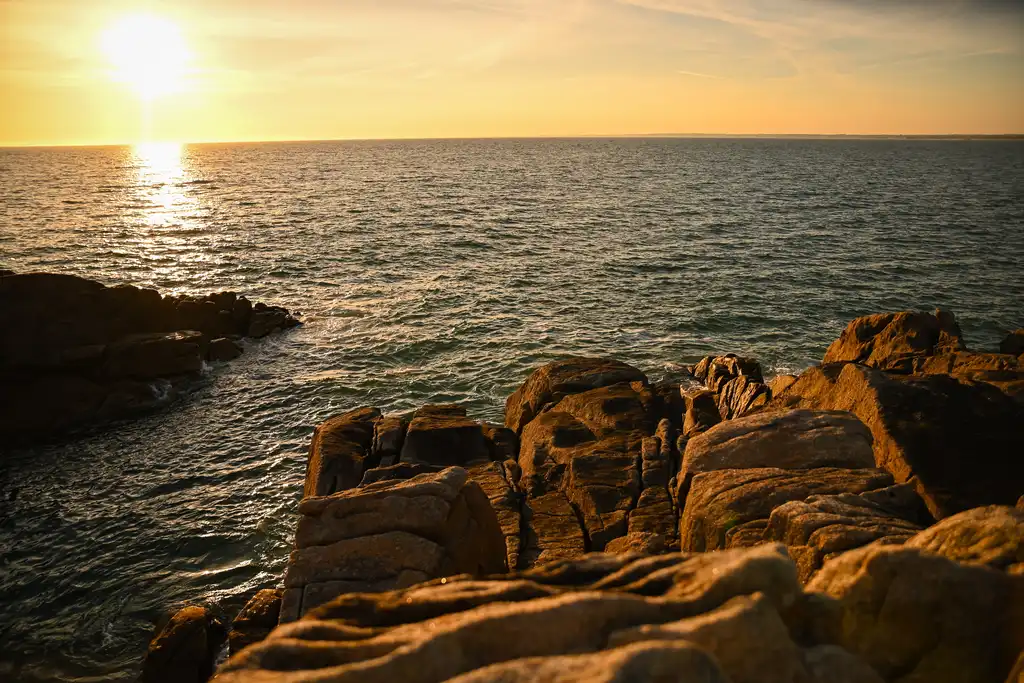 bretagne-landschaft-sonnenuntergang-meer