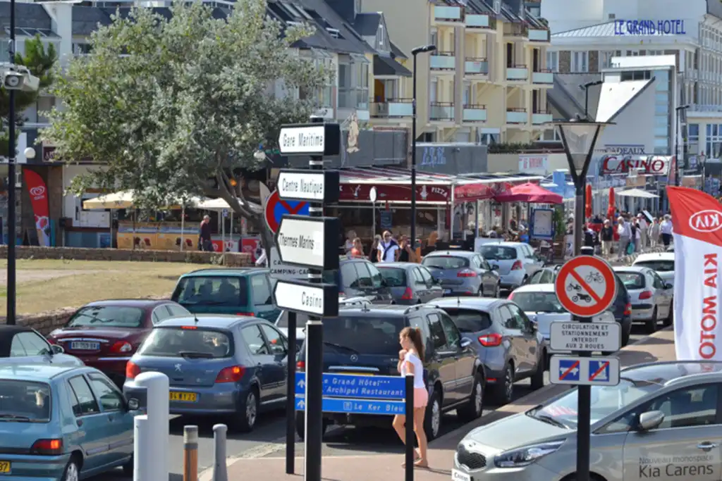 bretagne-menschen-tourismus