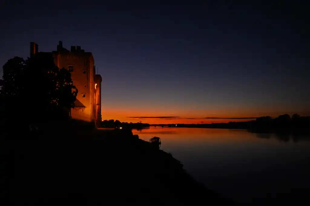 loire-landschaft-fluss-sonnenuntergang