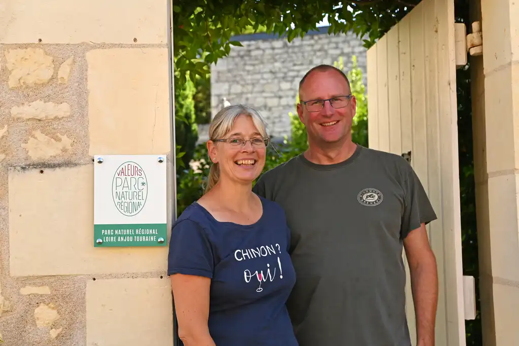 Das Gastgeberpaar des Tuffsteinhauses in der Loire