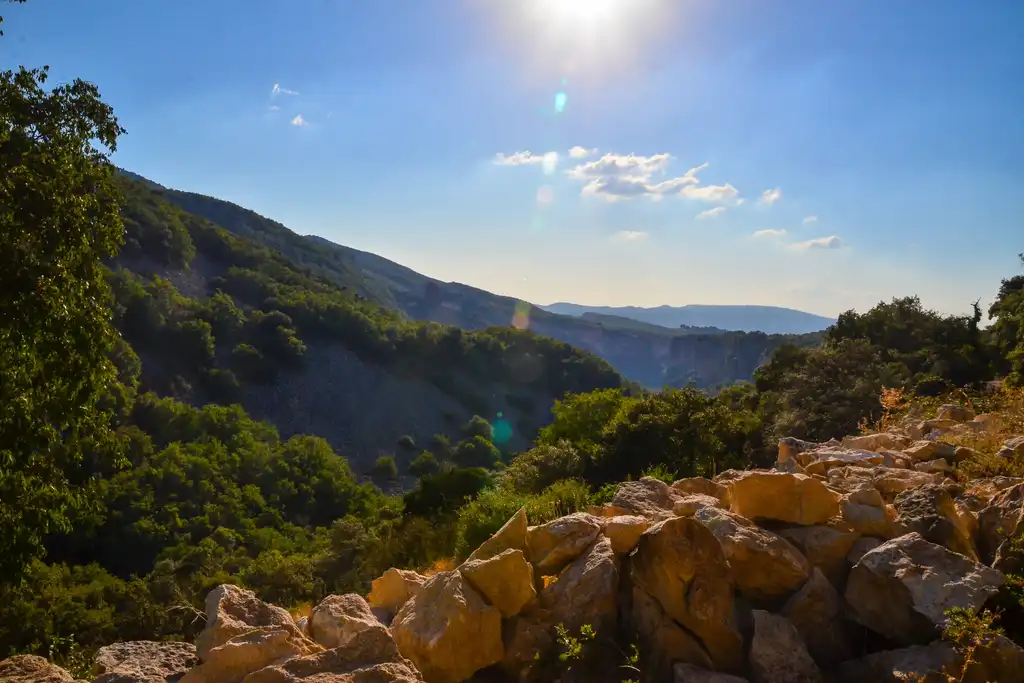 provence-landschaft-sonne