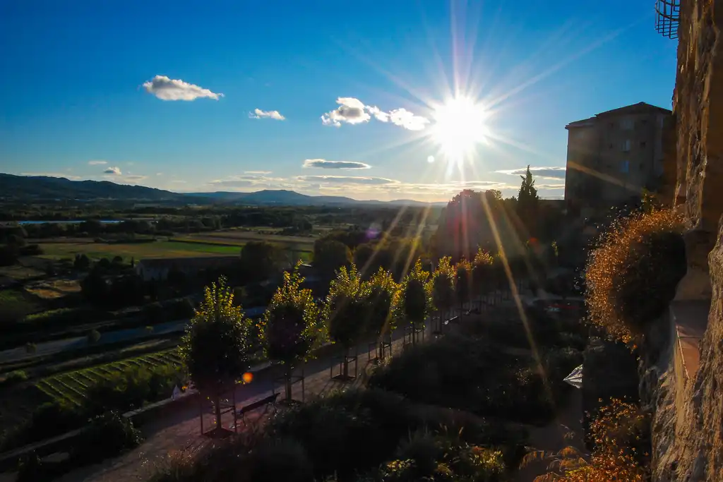 provence-landschaft-sonne