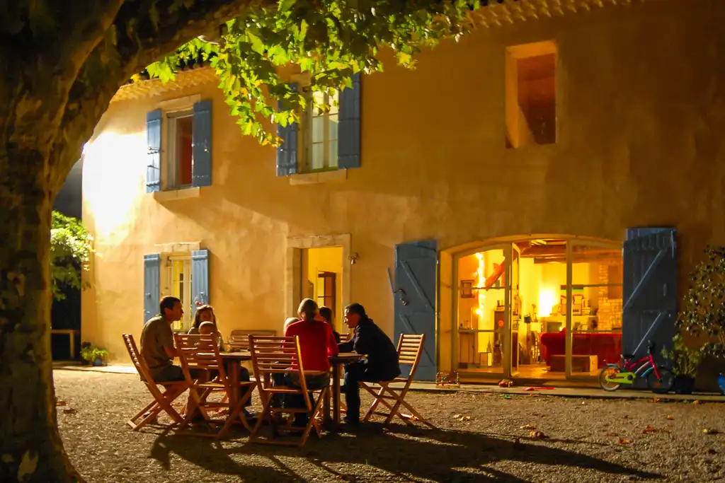 provence-unterkünfte-terrasse