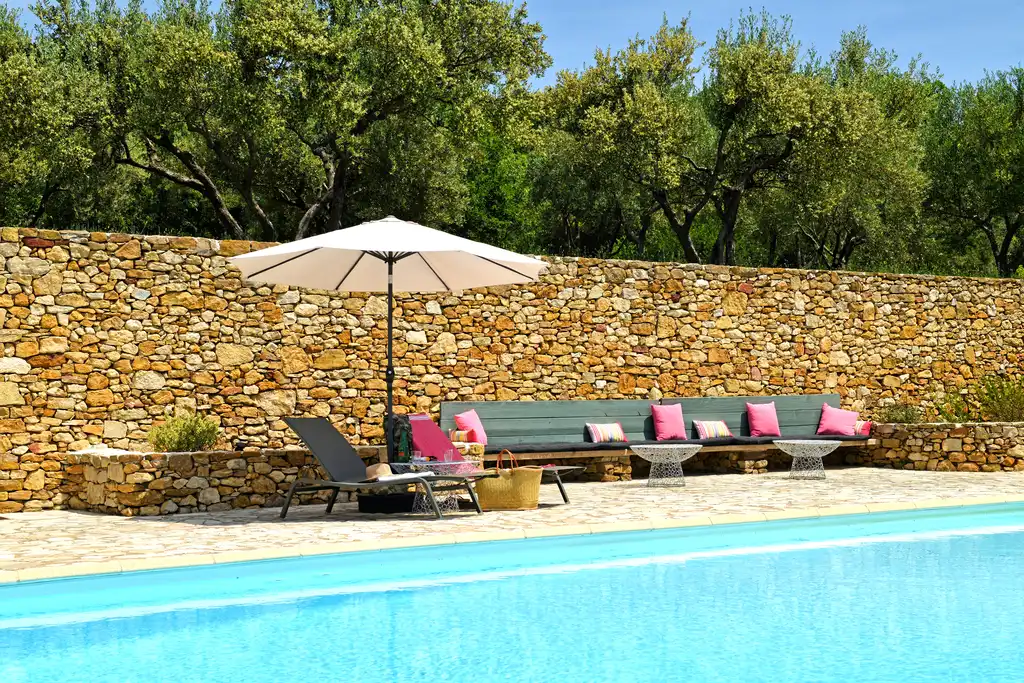 provence-unterkunft-pool