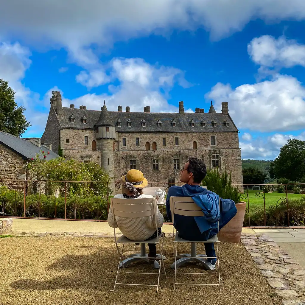 bretagne-landschaft-schloss-entspannung