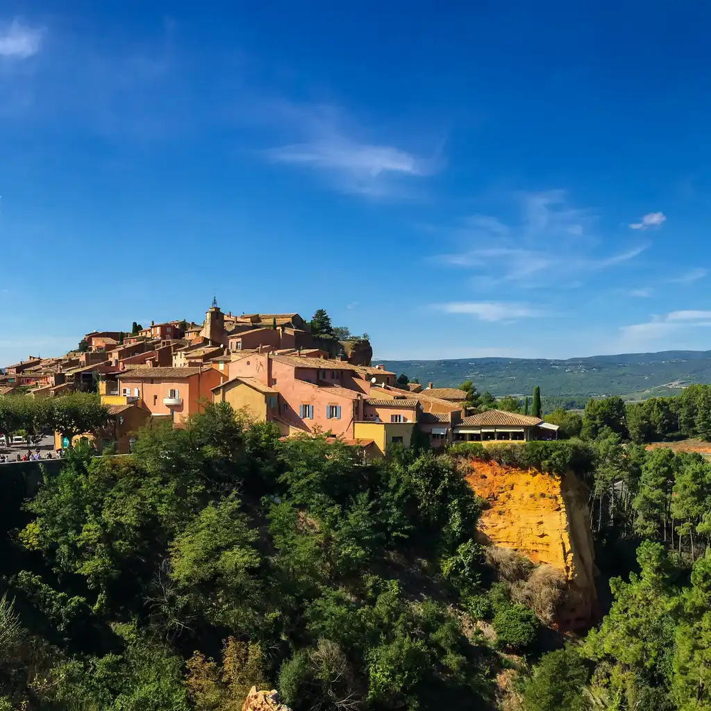 provence-landschaft-dorf