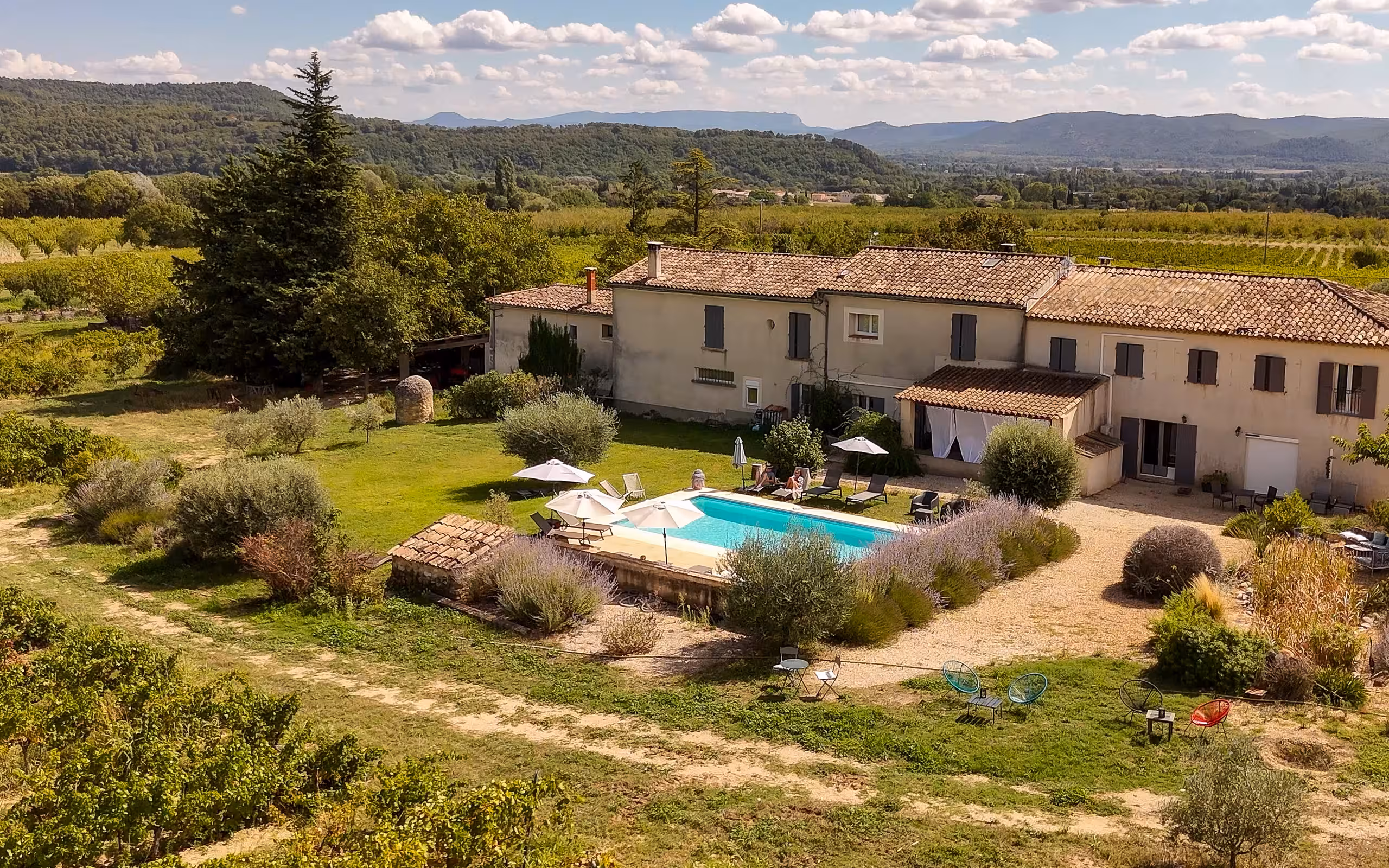 Die Unterkunft mit Pool an einem Weinberg